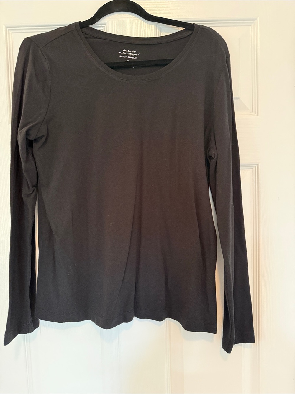Banana Republic Black Long-Sleeve Crew Neck Tee